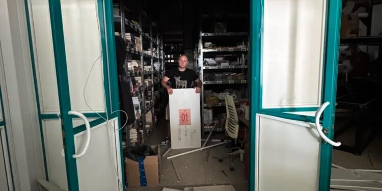 Офіс та частину складів видавництва "Лабораторія" пошкоджено під час атаки рф на Київ
