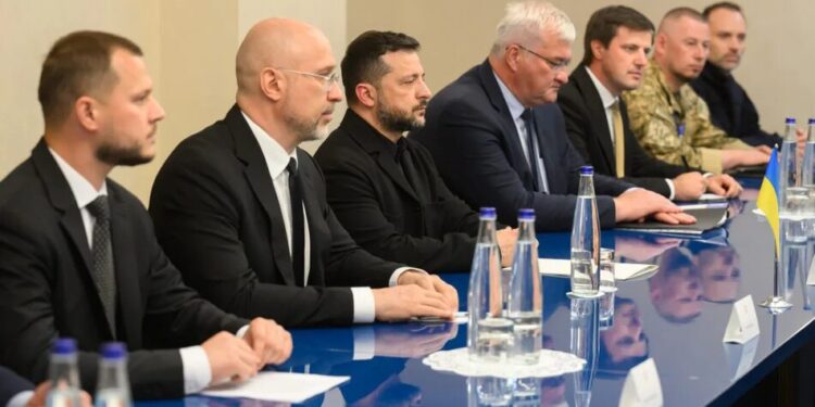 Зеленський обговорив з лідерами Молдови та Румунії енергетику, безпеку та шлях до ЄС