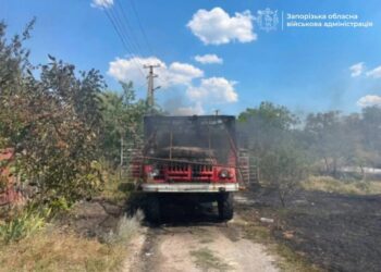 На Запоріжжі двоє рятувальників постраждали при повторній атаці рф