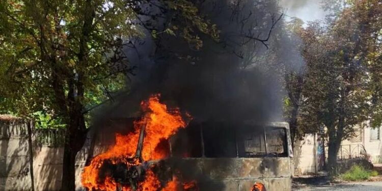 Одна людина загинула, одна поранена через ворожий удар по Нікополю – ОВА
