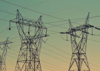 Через ворожі атаки без світла частина 6 областей, на Одещині мережеві обмеження