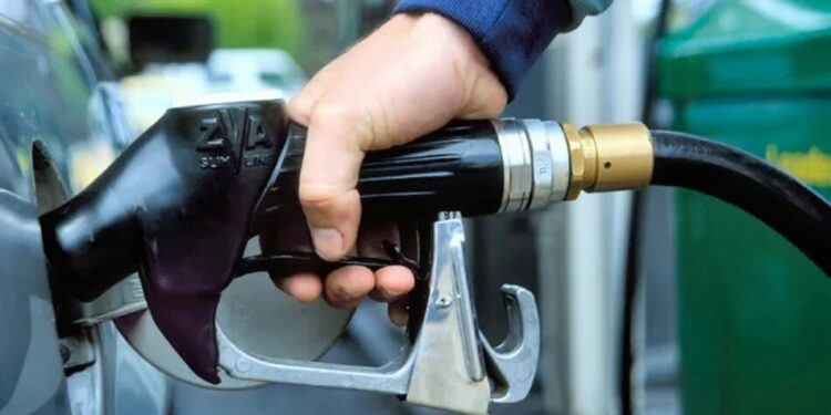 В Оренбурзькій області вводять заправку за номерами авто: яка ситуація в інших областях рф
