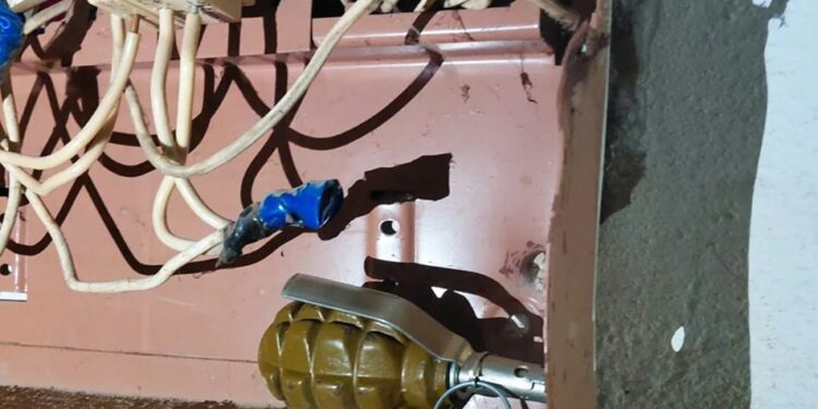 У Миколаєві у багатоповерхівці знайшли гранату в електрощитовій, мешканців евакуйовували
