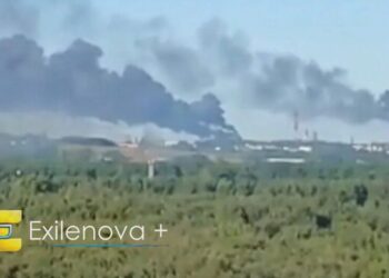 Зеленський підтвердив ураження Ярославського НПЗ і Ту-95МС в енгельсі