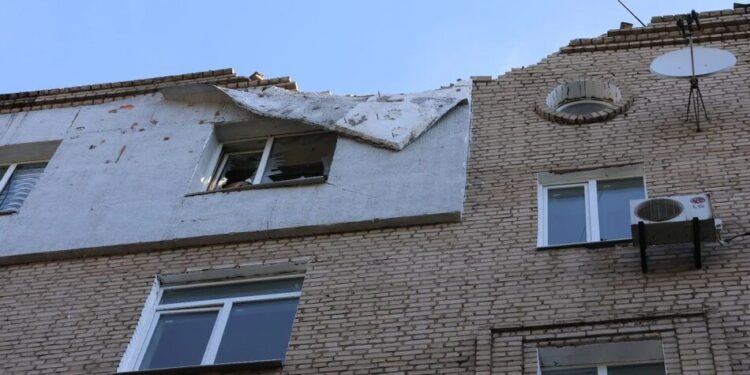Дрони рф атакували Запоріжжя – постраждали житловий будинок і склади