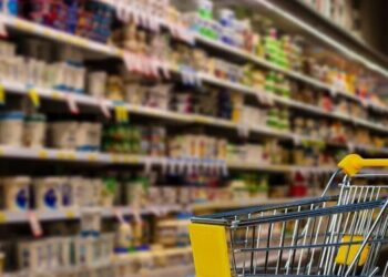 АТБ вводить ліміти, а "Сільпо" — ні: що відбувається з продажем продуктів в Україні