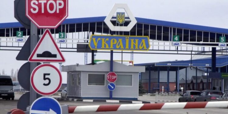 В Одеській області скасували обмеження комендантської години транзитного транспорту