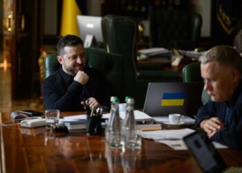 Відносини між Україною та Вірменією стають ще більш конструктивними – Зеленський поговорив із Пашиняном