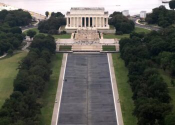 У США зняли звинувачення у вандалізмі з олімпійця через пошкодження Reflecting Pool