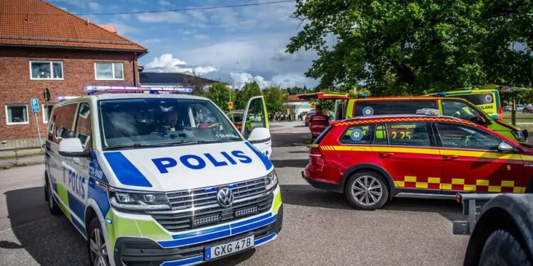 У школі в Швеції стався напад з мечем, є поранені