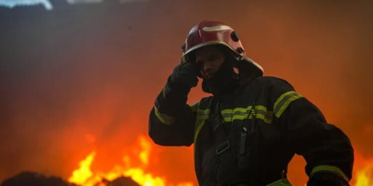У бізнес-центрі Києва після падіння уламків дрона виявили загиблого та двох постраждалих – мер