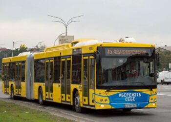 У Києві через наслідки атаки можуть змінити рух автобусів №36Тр та №37
