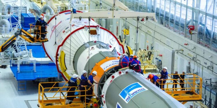 Зупинити “Рассвет”: як ураження заводу “Прогресс” впливає на космічну програму рф