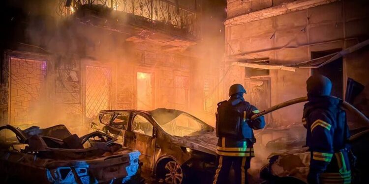 На Одещині під час повторної атаки рф пошкоджено автобус із 12 дітьми
