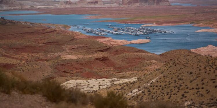 Друге за розміром водосховище США досягло рекордного мінімуму, чим це загрожує