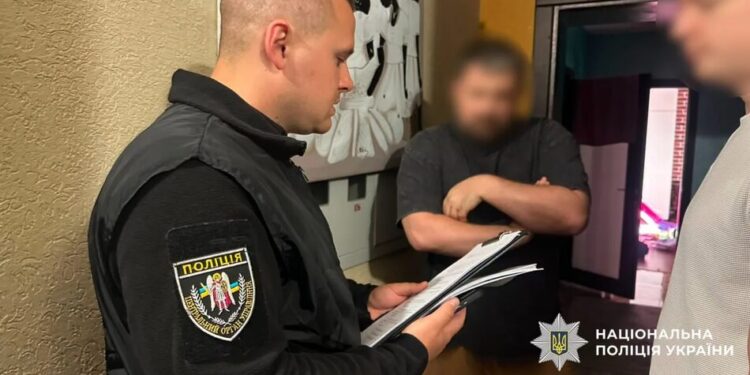 Поліція викрила групу, яка постачала неякісне вугілля для шкіл і лікарень під час зимових блекаутів