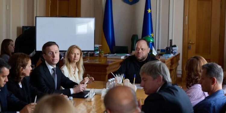 Корецький обговорив із лідерами парламентський фракцій і груп бюджетні виклики на 2026–2027 роки