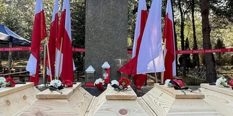 На Волині перепоховали останки 55 польських жертв трагедії 1943 року