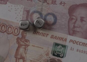 росія дедалі більше платить за "вічну дружбу" з Китаєм через обмеження на вантажівки – розвідка