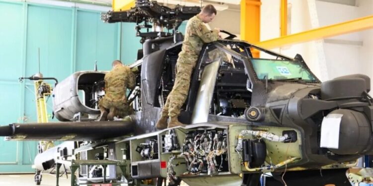 Польща створить найбільший у Європі центр обслуговування ударних Apache
