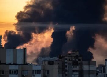 Після масованої атаки рф у Києві різко погіршилася якість повітря