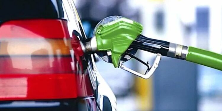 У рф дозволили продаж бензину Євро-2, Євро-3 та Євро-4 на тлі паливної кризи