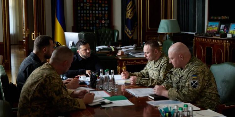 Зеленський заслухав Драпатого та Хмару про ситуацію на Донеччині, задачі армії рф та підготовку протидії