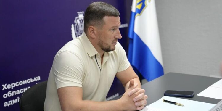 Херсонців попередили про тривалі відключення світла та води через атаки рф