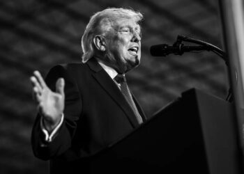 Трамп запевняє, що США мають "величезну кількість" боєприпасів після повідомлень про дефіцит