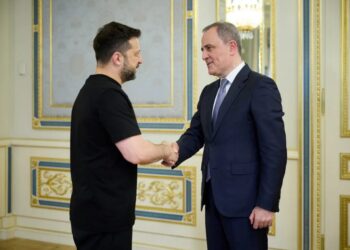 Вперше з початку вторгнення рф – Зеленський прийняв главу МЗС Азербайджану Джейхуна Байрамова