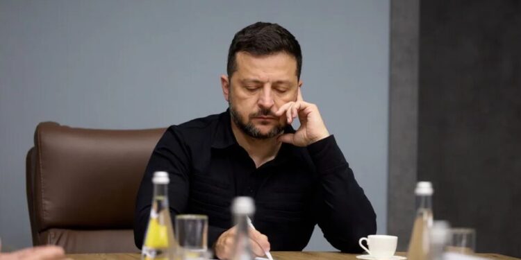 Зеленський зібрав безпекову нараду і доручив посилити оборону Запоріжжя та ключових напрямків