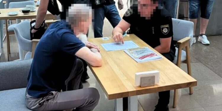 Двох науковців підозрюють у вимаганні майже 1 млн грн за вплив на погодження екологічної документації