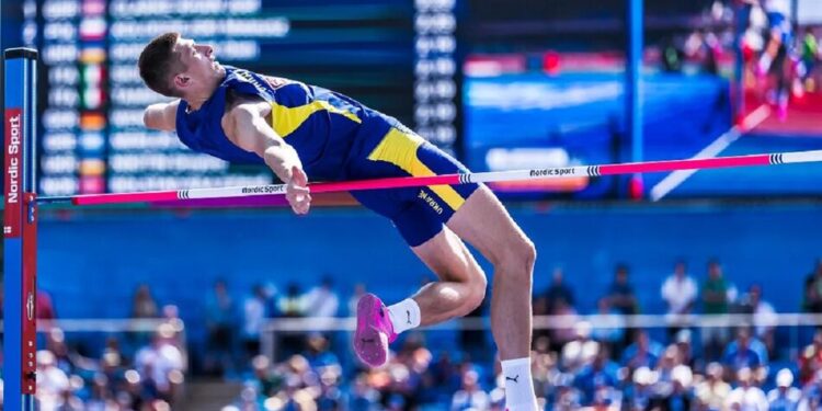 Олег Дорощук здобув срібло на ЧЄ-2026 зі стрибків у висоту