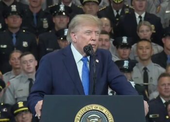 Трамп просить Верховний суд США дозволити продовжити будівництво бальної зали Білого дому