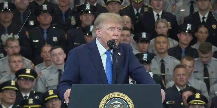 Трамп просить Верховний суд США дозволити продовжити будівництво бальної зали Білого дому