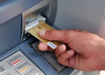 Як зняти готівку в Україні у 2026 році: доступні способи, комісії та правила безпеки