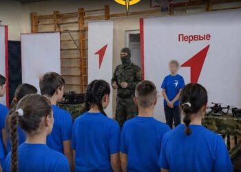 ГУР назвало причетних до мілітаризації українських дітей на окупованих територіях