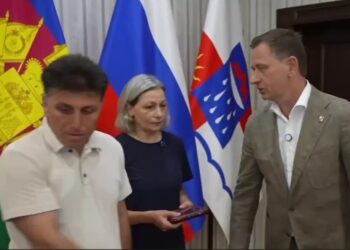 "Від душі вітаю": мер сочі привітав батьків загиблого в Україні військового