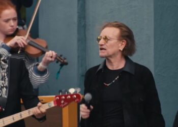 U2 відсвяткував 50-річчя концертом у школі, де починався їхній шлях