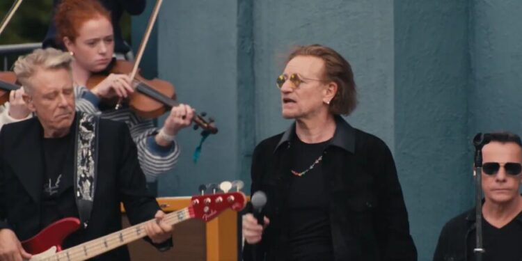 U2 відсвяткував 50-річчя концертом у школі, де починався їхній шлях