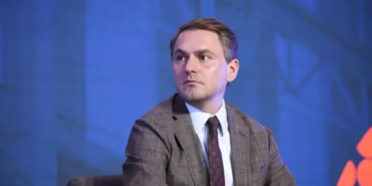 Зараз перебуваю у закордонному відрядженні: Кравченко підтвердив виїзд з України