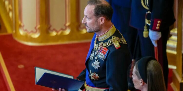 Новий король Норвегії Гокон склав присягу після смерті батька – як це було