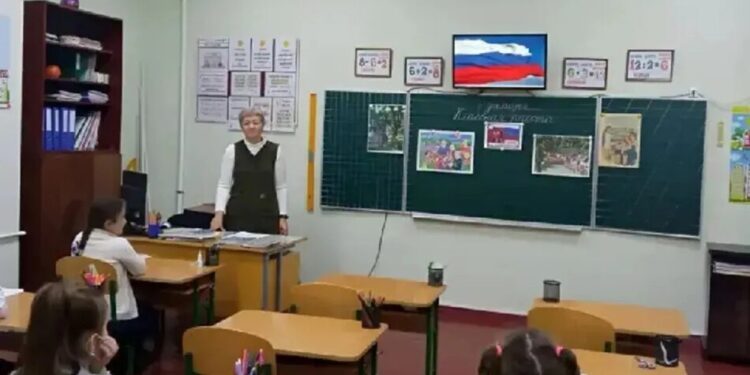 Дітей на ТОТ Запоріжжя вчать бачити "терористів" серед власних однолітків – ЦНС