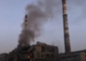 Енергетики розбирають завали і лагодять ТЕЦ після російського удару в Одесі – коли відновлять мережу