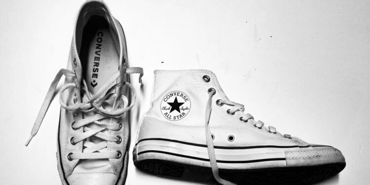 Converse видалила рекламу після критики про асоціації з символікою Ку-клукс-клану
