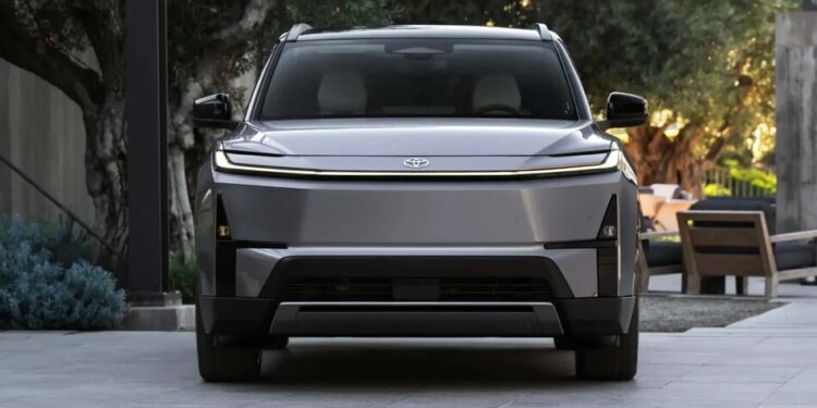 Toyota відклала запуск електричного Highlander – ЗМІ