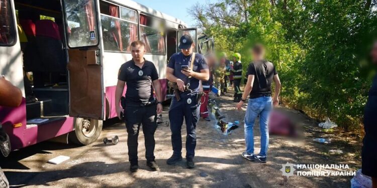 Масштабна ДТП під Одесою: загинули дві жінки, ще 25 людей постраждали