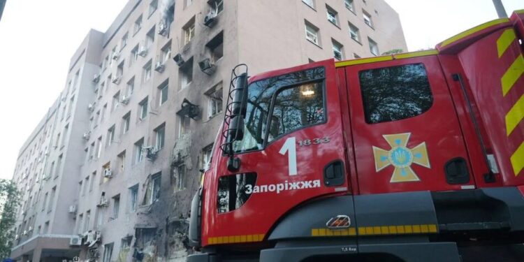 росіяни вранці атакували два медзаклади Запоріжжя, є поранений