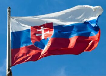 Словаччина викличе посла росії через удар поблизу свого посольства у Києві