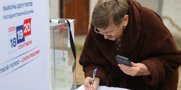 Вибори до держдуми: спостерігачі повідомляють про перешкоджання роботі та аномалії явки